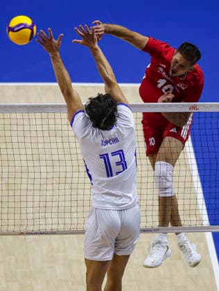 WomenÕs Volleyball Nations League - Belgrade 2026 Turkey s Mirza Lagumdzija spikes the ball against Ukraine s Vasyl Tupchii during the MenÕs Volleyball Nations League Pool 7 match between Turkiye and Ukraine at Belgrade Arena on July 17, 2026 in Belgrade, Serbia. Belgrade Serbia Copyright: xSrdjanxStevanovicx x