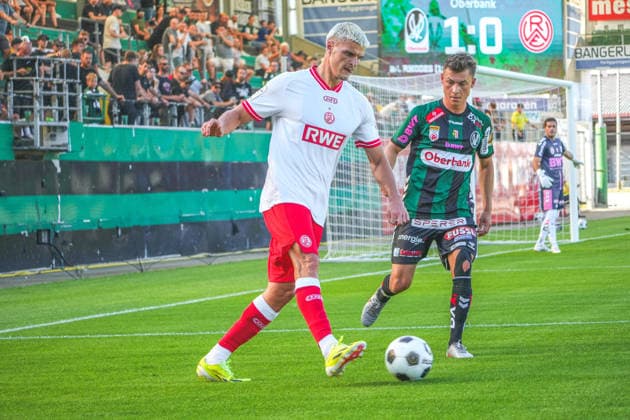Fussball Österreich - 17.07.2026 - Internationales Testspiel - SV Oberbank Ried vs. Rot Weiss Essen - BWT x Oberösterreichische Arena (Ried, Österreich): Marek Janssen (Rot Weiss Essen) *** Soccer Austria July 17, 2026 International Friendly: SV Oberbank Ried vs. Rot Weiss Essen BWT x Oberösterreichische Arena Ried, Austria Marek Janssen Rot Weiss Essen Copyright: xLukasxBierederx