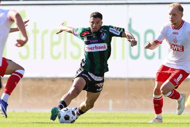 SOCCER - Ried vs Essen, test match RIED,AUSTRIA,17.JUL.26 - SOCCER - ADMIRAL Bundesliga, 3. Liga, SV Ried vs Rot Weiss Essen, test match. Image shows Moegamat Yusuf Maart (Ried).  GEPAxpictures xMathiasxMandl