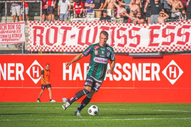 Fussball Österreich - 17.07.2026 - Internationales Testspiel - SV Oberbank Ried vs. Rot Weiss Essen - BWT x Oberösterreichische Arena (Ried, Österreich): Stefan Schwab (SV Ried) *** Soccer Austria July 17, 2026 International Friendly: SV Oberbank Ried vs. Rot Weiss Essen BWT x Upper Austrian Arena, Ried, Austria Stefan Schwab SV Ried Copyright: xLukasxBierederx
