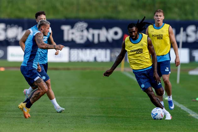 SSC Napoli preseason 2026-27 Napoli s Cameroonian midfielder Andre Frank Zambo Anguissa Pasquale Mazzocchi during SSC Napoli s 2026-27 preseason training camp in val di sole in Trentino, Dimaro Folgarida July, 17 2026. _BPH7397 Copyright: xAntonioxBalascox
