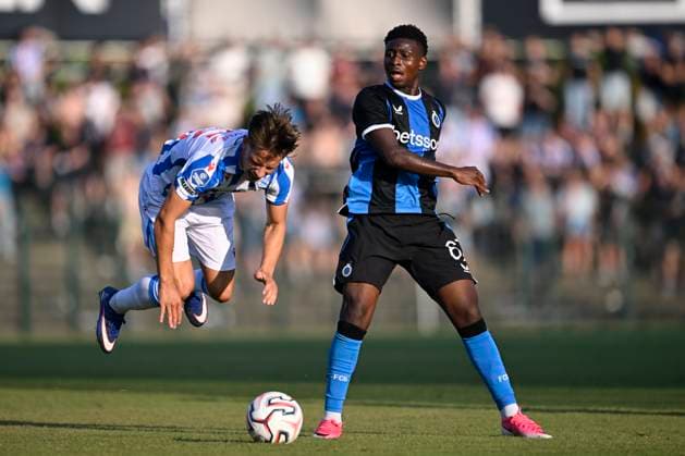 Club Brugge v sc Heerenveen - Friendly match ROESELARE, BELGIUM - JULY 17 : Diakhon Mamadou forward of Club Brugge in action with Braude Oliver midfielder of sc Heerenveen during the friendly match between Club Brugge and sc Heerenveen on July 17, 2026 in Roeselare, Belgium, 17 07 2026 Roeselare Belgium  Copyright: xNicoxVereeckenx