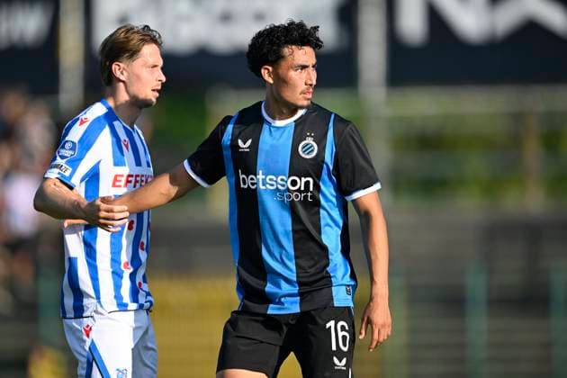 Club Brugge v sc Heerenveen - Friendly match ROESELARE, BELGIUM - JULY 17 : Tsawa Cheveyo midfielder of Club Brugge in action during the friendly match between Club Brugge and sc Heerenveen on July 17, 2026 in Roeselare, Belgium, 17 07 2026 Roeselare Belgium  Copyright: xNicoxVereeckenx