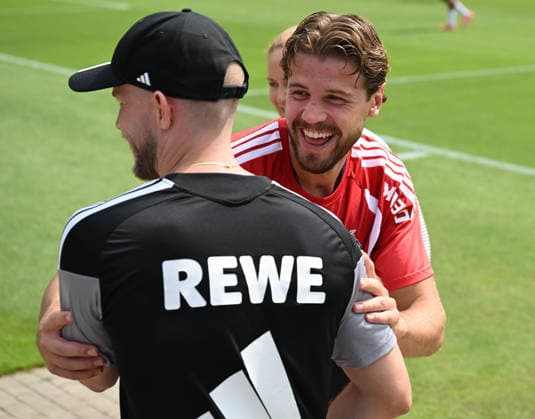 17.07.2026, xophax, Fussball 1.Bundesliga, 1.FC Koeln Training. Imad Rondic ( 1.FC Köln ) und Trainer RenÃ Wagner , links ( 1.FC. Köln ) Koeln *** July 17, 2026, xophax, Soccer, Bundesliga 1, 1. FC Köln Training: Imad Rondic of 1. FC Köln and Coach René Wagner, left: 1. FC Köln