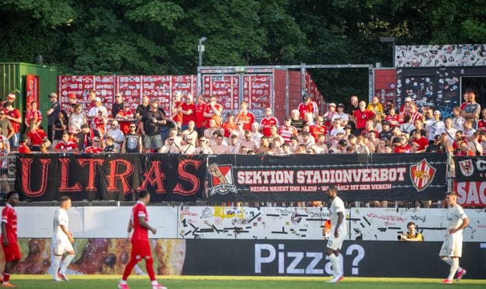 Fußball, Herren, Saison 2026 2027, Testspiel, FC Winterthur - 1. FC Union Berlin, Gästeblock, Fans von Union, 17.07. 2026, *** Soccer, Men s, 2026–2027 Season, Friendly Match, FC Winterthur vs. FC Union Berlin, Away Section, Union Fans, July 17, 2026, Copyright: xMatthiasxKochx