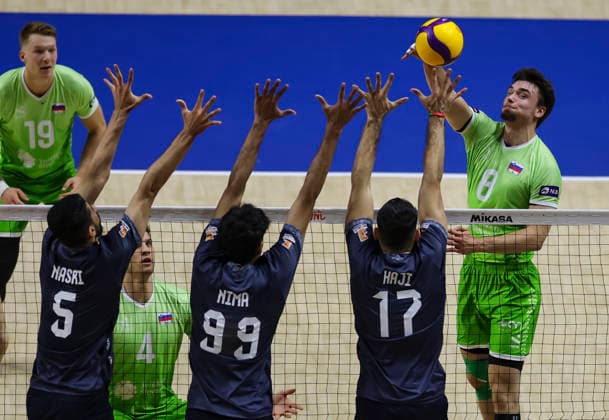 WomenÕs Volleyball Nations League - Belgrade 2026 Slovenia s Rok Bracko spikes the ball against IranÕs Mobin Nasri Mastanabad (L) IranÕs Mohammadnima Bateni and IranÕs Ali Hajipour MoghadDam FaroUji during the MenÕs Volleyball Nations League Pool 7 match between Iran and Slovenia at Belgrade Arena on July 17, 2026 in Belgrade, Serbia. Belgrade Serbia Copyright: xSrdjanxStevanovicx x