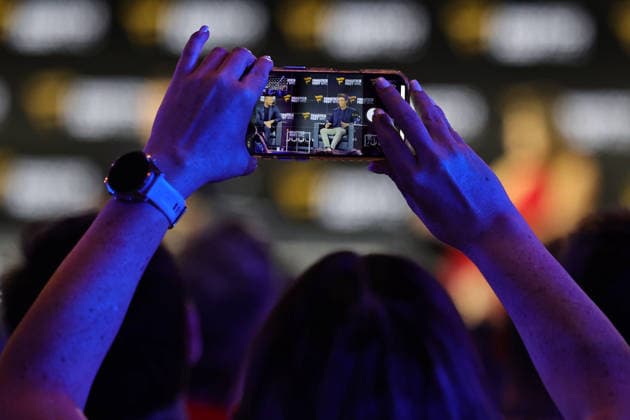 July 17, 2026, New York, New York, USA: Fans take photos during Fanatics Fest at the Jacob Javitz Center on Friday, July 17, 2026; New York, New York, USA. New York USA - ZUMAs325 20260717_zsp_s325_011 Copyright: xJessxStilesx