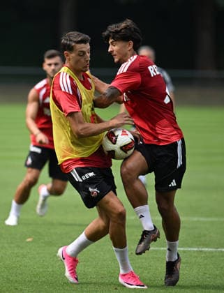 17.07.2026, xophax, Fussball 1.Bundesliga, 1.FC Koeln Training. Malek El Mala , links ( 1.FC Köln ) und Kristiyan Irmiev , rechts ( 1.FC Köln ) Koeln *** July 17, 2026, xophax, Soccer, Bundesliga 1, 1. FC Köln Training: Malek El Mala (left, 1. FC Köln) and Kristiyan Irmiev (right, 1. FC Köln)