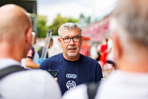 MAINZ, GERMANY - JULY 17: Head Coach Urs Fischer (1. FSV Mainz 05) is speaking with members of the press after the exhibition game between 1. FSV Mainz 05 vs. 1. FC Kaiserslautern at Bruchweg Stadium in preparation for the Bundesliga season 2026 27 on July 17, 2026 in Mainz, Germany. DFL REGULATIONS PROHIBIT ANY USE OF PHOTOGRAPHS AS IMAGE SEQUENCES AND OR QUASI-VIDEO. Rhineland-Palatinate Germany Copyright: xStephanxHahnex
