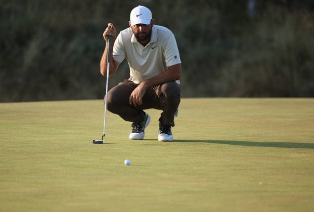 154th Open Golf Championships - Round 2 Scottie Scheffler of the USA lines up a putt on the 16th green during the British Open Golf Championship at Royal Birkdale in Southport, Britain, 17 July 2026. SOUTHPORT UNITED KINGDOM  Copyright: xADAMxVAUGHANx
