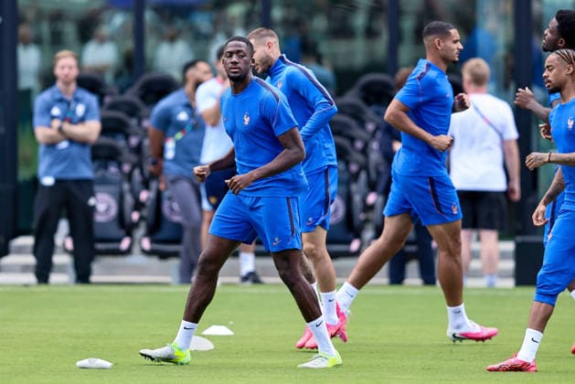 FT LAUDERDALE, FL - JULY 17: Dayot Upamecano 4 of France is seen during a France team training session in preparation for a FIFA World Cup, WM, Weltmeisterschaft, Fussball 26 Bronze Final match between France and England at the Inter Miami CF Stadium, Fort Lauderdale, Florida.(Photo by Chris Arjoon) SOCCER: JUL 17 FIFA World Cup 26 - France Training EDITORIAL USE ONLY Icon26071700000004