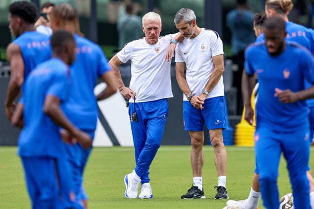 FT LAUDERDALE, FL - JULY 17: Head Coach Didier Deschamps(L) of France is seen during a France team training session in preparation for a FIFA World Cup, WM, Weltmeisterschaft, Fussball 26 Bronze Final match between France and England at the Inter Miami CF Stadium, Fort Lauderdale, Florida.(Photo by Chris Arjoon) SOCCER: JUL 17 FIFA World Cup 26 - France Training EDITORIAL USE ONLY Icon26071700000043