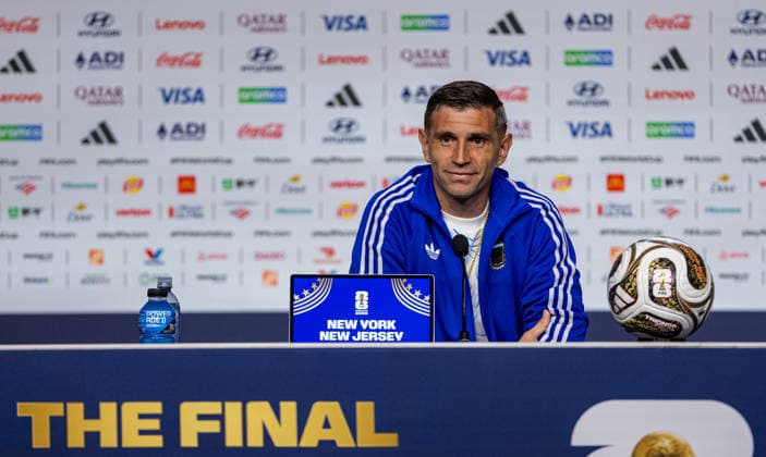 Football - FIFA World Cup, WM, Weltmeisterschaft, Fussball 2026 - Final - Spain v Argentina - MD-2 NEW YORK, USA - Friday, July 17, 2026: Argentina s goalkeeper Emiliano Martinez during a press conference, PK, Pressekonferenz at the Javits Center ahead of the FIFA World Cup Final 2026 between Spain and Argentina. (Photo by David Rawcliffe Propaganda) CARDIFF Met Life Stadium CARDIFF WALES  Copyright: xDavidxRawcliffex 2026-07-18-048-FIFA_World_Cup_Final_MD-2