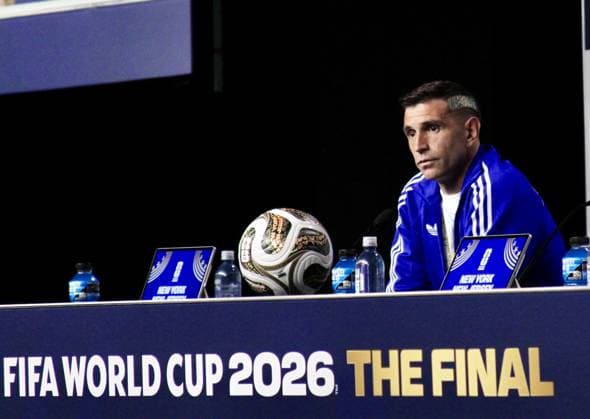 RECORD DATE NOT STATED Argentina press conference, PK, Pressekonferenz During Fanatics Fest FIFA World Cup, WM, Weltmeisterschaft, Fussball 2026. (SPO) Argentina Press Conference During Fanatics Fest-FIFA World Cup 2026. July 17, 2026, New York, USA: Damian Emiliano Martinez, goalkeeper of Argentina during Press Conference at Fanatics Fest -FIFA World Cup 2026 at Javits Center in New York. Credit: Niyi Fote Thenews2(Foto: Niyi Fote Thenews2 imago images) SPO  Copyright: xNiyixFotex