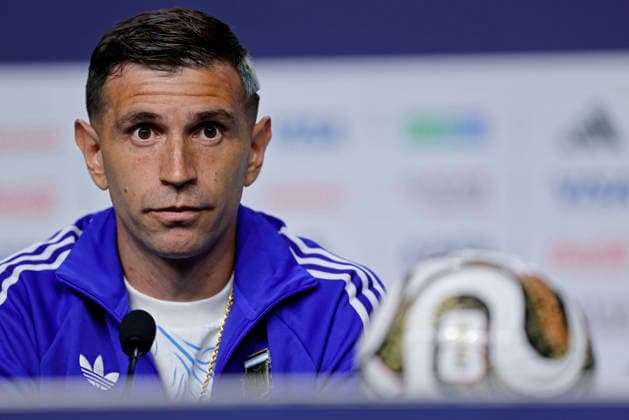 July 17, 2026, New York, New York, United States: Goalkeeper Emiliano Martinez of Argentina speaks during the press conference, PK, Pressekonferenz of Argentina two days ahead of the FIFA World Cup, WM, Weltmeisterschaft, Fussball 2026 final match between Spain and Argentina at Javits Center in New York, United States on July 17, 2026. Photo: DiaEsportivo New York United States - ZUMAh208 20260717_zsp_h208_019 Copyright: xHeulerxAndreyx