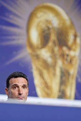 July 17, 2026, New York, New York, United States: Lionel Scaloni head coach of the Argentina speaks during the press conference, PK, Pressekonferenz of Argentina two days ahead of the FIFA World Cup, WM, Weltmeisterschaft, Fussball 2026 final match between Spain and Argentina at Javits Center in New York, United States on July 17, 2026. Photo: DiaEsportivo New York United States - ZUMAh208 20260717_zsp_h208_033 Copyright: xHeulerxAndreyx