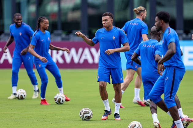 July 17, 2026, Fort Lauderdale, Florida, USA: Kylian Mbappe 10 of France attends a France soccer team training session in preparation for a FIFA World Cup, WM, Weltmeisterschaft, Fussball 26 Bronze Final match between France and England. Soccer 2026: World Cup 26 - France Training.  - ZUMAa257 20260717_zsp_a257_022 Copyright: xChrisxArjoonx