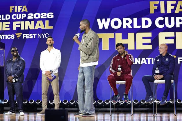 July 17, 2026, New York, New York, USA: Actor Kevin Hart, tennis star Novak Djokovic, basketball star Kevin Durant, Spain captain Rodri and Spain head coach Luis de la Fuente during a special FIFA World Cup, WM, Weltmeisterschaft, Fussball Final press conference, PK, Pressekonferenz event at Fanatics Fest at the Jacob Javitz Center on Friday, July 17, 2026; New York, New York, USA. NY: Fanatics Fest  - ZUMAs325 20260717_zsp_s325_135 Copyright: xJessxStilesx