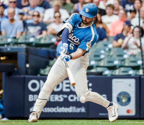Milwaukee Brewers center fielder Garrett Mitchell hits a single in the second inning of the MLB, Baseball Herren, USA game between the Miami Marlins and the Milwaukee Brewers at American Family Field in Milwaukee, Wisconsin on Friday July 17, 2026.  MIL20260717810 TANNENxMAURY