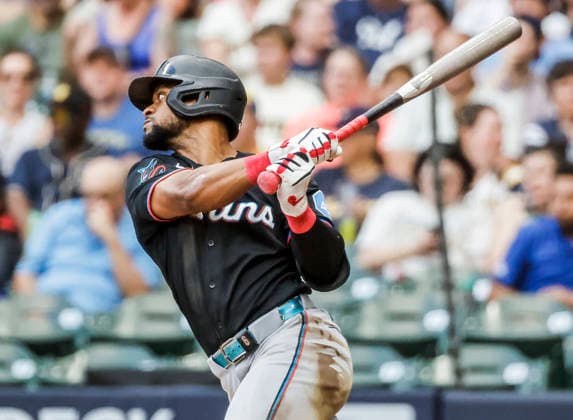 Miami Marlins shortstop Otto Lopez hits a double in the fourth inning of the MLB, Baseball Herren, USA game between the Miami Marlins and the Milwaukee Brewers at American Family Field in Milwaukee, Wisconsin on Friday July 17, 2026.  MIL20260717813 TANNENxMAURY