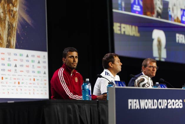 FIFA World Cup, WM, Weltmeisterschaft, Fussball 2026 - Spain press conference, PK, Pressekonferenz Spain national men s soccer team captain Rodrigo Hernandez (L) answers questions during the World Cup finalists press conference in New York, New York, USA, 17 July 2026. New York New York UNITED STATES  Copyright: xOlgaxFedorovax