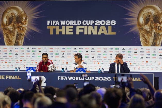 FIFA World Cup, WM, Weltmeisterschaft, Fussball 2026 - Spain press conference, PK, Pressekonferenz Spain national men s soccer team captain Rodrigo Hernandez (L) answers questions during the World Cup finalists press conference in New York, New York, USA, 17 July 2026. New York New York UNITED STATES  Copyright: xOlgaxFedorovax