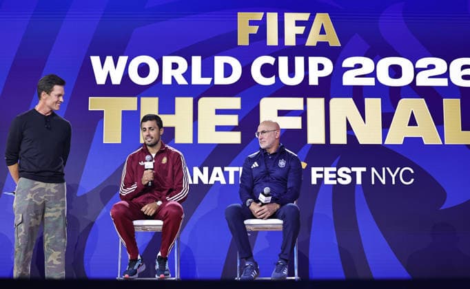 July 17, 2026, New York, New York, USA: Spain captain Rodri and head coach Luis de la Fuente with retired football star Tm Brady during a special FIFA World Cup, WM, Weltmeisterschaft, Fussball Final press conference, PK, Pressekonferenz event at Fanatics Fest at the Jacob Javitz Center on Friday, July 17, 2026; New York, New York, USA. New York USA - ZUMAs325 20260717_zsp_s325_144 Copyright: xJessxStilesx