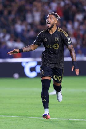 July 17, 2026, Carson, California, USA: Denis Bouanga 99 of the Los Angeles Football Club celebrates his goal during their MLS, Fussball Herren, USA regular season match against the LA Galaxy on Friday July 17, 2026 at the Dignity Health Sports Park Stadium in Carson, California. ARIANA RUIZ PI LA Galaxy Vs. LAFC  - ZUMAp124 20260717_zaa_p124_010 Copyright: xArianaxRuizx