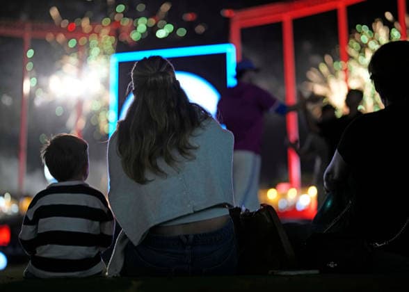 July 17, 2026: Royals fans enjoys fireworks Friday after a come from behind 10th inn ing win against the Padres at Kauffman Stadium Kansas City, Missouri. CSM. Kansas City United States - ZUMAc04_ 20260717_zma_c04_179 Copyright: xJonxRobichaudx