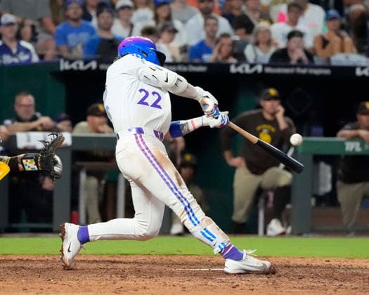 July 17, 2026: Kansas City Royals catcher Carter Jensen (22) hits the game winning hit in the 10th inning against the Padres at Kauffman Stadium Kansas City, Missouri. CSM. Kansas City United States - ZUMAc04_ 20260717_zma_c04_183 Copyright: xJonxRobichaudx