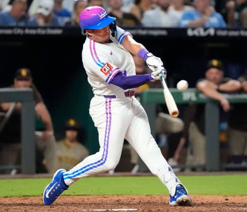 July 17, 2026: Kansas City Royals left fielder Isaac Collins (1) drives a ball in the 7th inning against the Padres at Kauffman Stadium Kansas City, Missouri. CSM. Kansas City United States - ZUMAc04_ 20260717_zma_c04_189 Copyright: xJonxRobichaudx