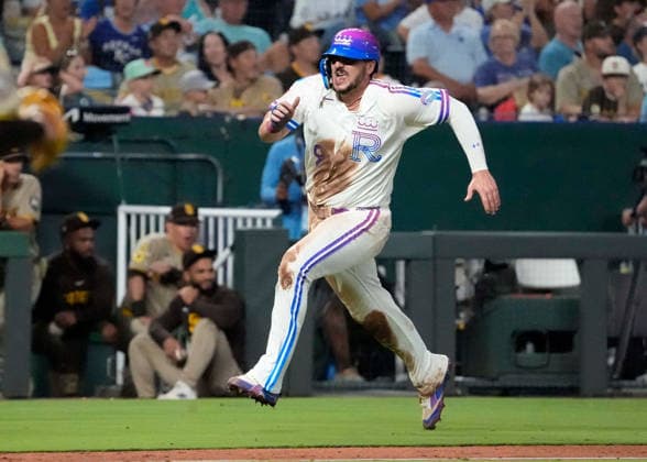 July 17, 2026:Kansas City Royals first baseman Vinnie Pasquantino (9) races home to score against the Padres at Kauffman Stadium Kansas City, Missouri. CSM. Kansas City United States - ZUMAc04_ 20260717_zma_c04_196 Copyright: xJonxRobichaudx