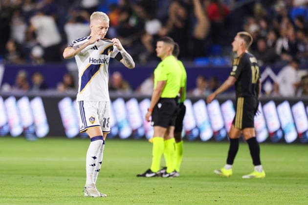 Major League Soccer - Los Angeles Football Club vs LA Galaxy LA Galaxy midfielder Marco Reus reacts to losing an Major League Soccer MLS, Fussball Herren, USA match between Los Angeles Football Club (LAFC) and the LA Galaxy at Dignity Health Sports Park in Carson, California, USA, 17 July 2026. CARSON CALIFORNIA United States  Copyright: xCHRISxTORRESx