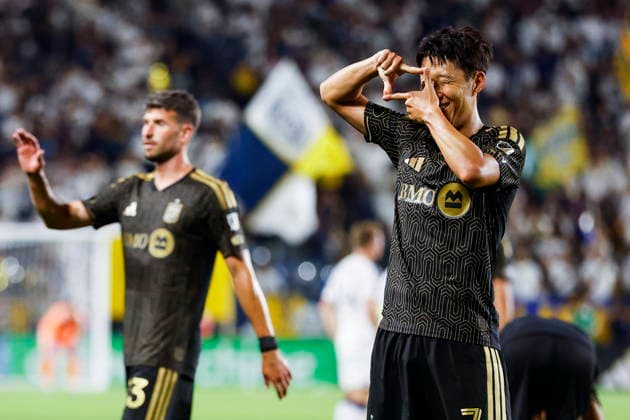 Major League Soccer - Los Angeles Football Club vs LA Galaxy LAFC forward Son Heung-min (R) celebrates after scoring a goal during a Major League Soccer MLS, Fussball Herren, USA match between Los Angeles Football Club (LAFC) and the LA Galaxy at Dignity Health Sports Park in Carson, California, USA, 17 July 2026. CARSON CALIFORNIA United States  Copyright: xCHRISxTORRESx