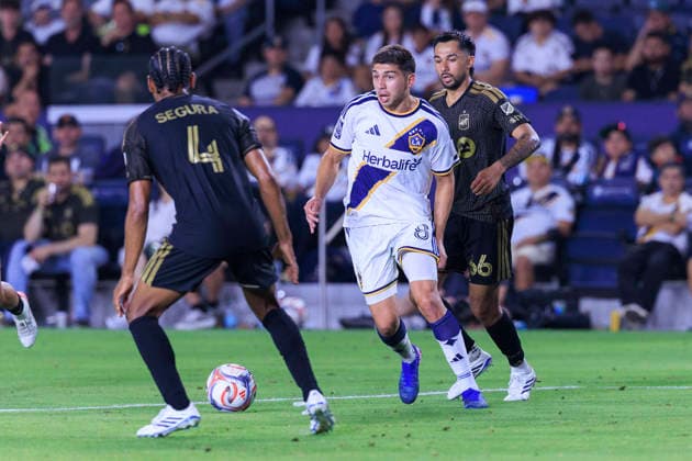 July 17, 2026, Carson, California, USA: Lucas Sanabria 8 of the LA Galaxy passes the ball as Mathieu Choiniere 66 and Eddie Segura 4 of the Los Angeles Football Club defend during their MLS, Fussball Herren, USA regular season match on Friday July 17, 2026 at the Dignity Health Sports Park Stadium in Carson, California. Galaxy lose to LAFC, 0-3. ARIANA RUIZ PI LA Galaxy Vs. LAFC  - ZUMAp124 20260717_zaa_p124_032 Copyright: xArianaxRuizx
