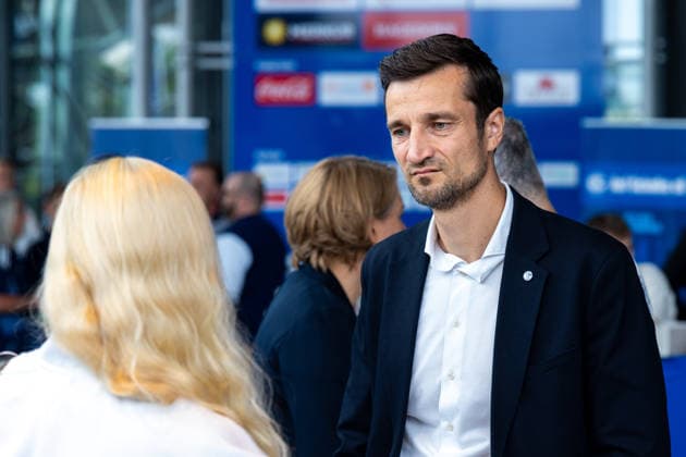 18.07.2026, Mitgliederversammlung 2026 des FC Schalke 04 in der Veltins Arena. Vorstandsvorsitzender Matthias Tillmann (FC Schalke 04). Gelsenkirchen Veltins Arena NRW Deutschland xRHR-FOTO DEx *** July 18, 2026, FC Schalke 04 2026 General Meeting at the Veltins Arena; Chairman of the Board Matthias Tillmann; FC Schalke 04; Gelsenkirchen; Veltins Arena; North Rhine-Westphalia; Germany; xRHR PHOTO DEx Copyright: DennisxEwert RHR-FOTOx RHR-FOTO DE
