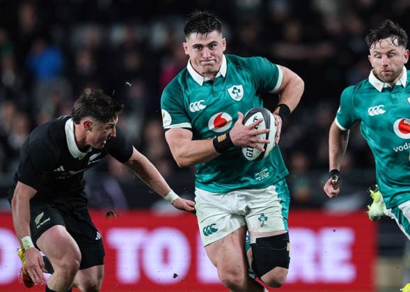 2026 Nations Championship Southern Hemisphere Series, Eden Park, Auckland, New Zealand 18 7 2026 New Zealand All Blacks vs Ireland Ireland s Dan Sheehan breaks past New Zealand s Cameron Roigard Dan Sheehan breaks past Cameron Roigard 18 7 2026  Copyright: xx 0S2A2271