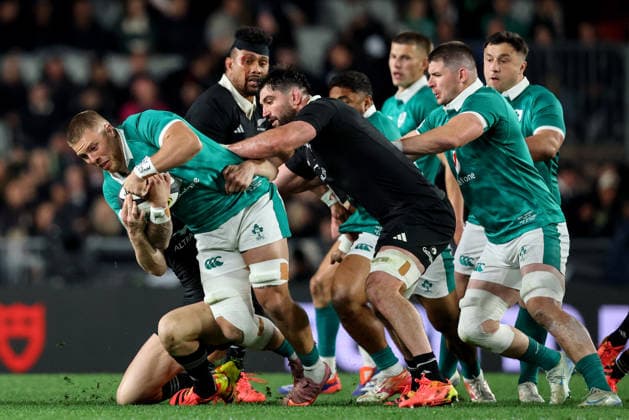 2026 Nations Championship Southern Hemisphere Series, Eden Park, Auckland, New Zealand 18 7 2026 New Zealand All Blacks vs Ireland Ireland s Sean Jansen is tackled by New Zealand s Luke Jacobson Sean Jansen is tackled by Luke Jacobson 18 7 2026  Copyright: xx BB3_9010