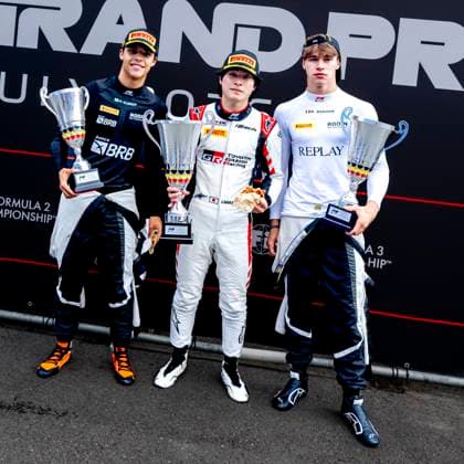 Sport Bilder des Tages SPA - Formula 3 driver Brando Badoer of Rodin Motorsport, Formula 3 driver Jin Nakamura of Hitech GP, Formula 3 driver Pedro Clerot of Rodin Motorsport during the Formula 1 Belgium at Spa Francorchamps on July 18, 2026 in Spa, Belgium. (Photo by DeFodi Images) - *** SPA Formula 3 driver Brando Badoer of Rodin Motorsport, Formula 3 driver Jin Nakamura of Hitech GP, and Formula 3 driver Pedro Clerot of Rodin Motorsport during the Formula 1 Belgian Grand Prix at Spa-Francorchamps on July 18, 2026, in Spa, Belgium. Photo by DeFodi Images