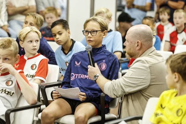 ROTTERDAM - Children ask questions during the children s press conference, PK, Pressekonferenz at the Feyenoord Festival, formerly the Feyenoord Open Day. At the festival, the players of Feyenoord 1 and Feyenoord Women 1 are presented to the supporters. BART STOUTJESDIJK ANP xVIxANPxSportx xxANPxIVx 563770955 originalFilename: 563770955.jpg