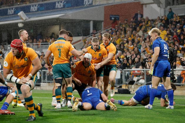 RUGBY AUSTRALIA ITALY, Josh Canham of the Wallabies is congratulated by teammates after scoring a try during the Nations Championship Round 3 match between the Australian Wallabies and the Italian Azzurri at HBF Park in Perth, Saturday, July 18, 2026. ( NO ARCHIVING, EDITORIAL USE ONLY PERTH WESTERN AUSTRALIA AUSTRALIA  Copyright: xRICHARDxWAINWRIGHTx 20260718160195238610