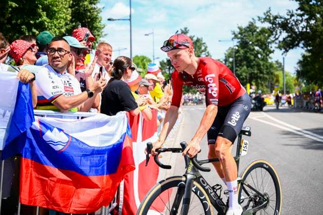 Tour de France 2026 Stage 14 LE MARKSTEIN, FRANCE - JULY 18 : Van Eetvelt Lennert (BEL) of Lotto - Intermarche before the start of the race during stage 14 of the 113rd edition of Tour de France an UCI World Tour 2.UWT cycling road race stage for Men Elite of 155 km with start in Mulhouse and finish in Le Markstein on July 18, 2026 in Le Markstein, France, 18 07 2026 ( Motordriver Kurt Vandenborre - Le Markstein France  Copyright: xGvgx