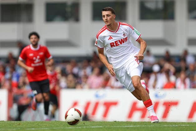 Malek El Mala (1. FC Köln) in Aktion, am Ball, Einzelaktion waehrend des Testspiels zwischen 1.FC Köln und FC Rheinsüd Köln, Suedstadion am 18. July 2026 in Köln, Deutschland. (Foto von Oliver Kaelke DeFodi Images) +++ Malek El Mala (1. FC Köln) controls the ball during the friendly match between 1.FC Köln and FC Rheindsüd Köln at Suedstadion on July 18, 2026 in Cologne, Germany. (Photo by Oliver Kaelke DeFodi Images) (Photo by Oliver Kaelke DeFodi Images) - *** Malek El Mala of 1 FC Köln in action, on the ball, making a solo run during the friendly match between 1 FC Köln and FC Rheinsüd Köln, Suedstadion on July 18, 2026, in Cologne, Germany. Photo by Oliver Kaelke, DeFodi Images. Malek El Mala of 1 FC Köln controls the ball during the friendly match between 1 FC Köln and FC Rheinsüd Köln at Suedstadion on July 18, 2026 in Cologne, Germany Photo by Oliver Kaelke DeFodi Images Photo by Oliver Kaelke DeFodi Images