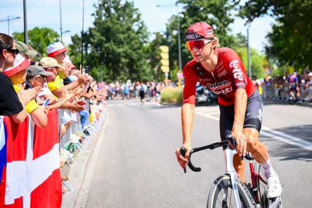 Tour de France 2026 Stage 14 LE MARKSTEIN, FRANCE - JULY 18 : Rider of Team Lotto Intermarche before the start of the race before the start of the race during stage 14 of the 113rd edition of Tour de France an UCI World Tour 2.UWT cycling road race stage for Men Elite of 155 km with start in Mulhouse and finish in Le Markstein on July 18, 2026 in Le Markstein, France, 18 07 2026 ( Motordriver Kurt Vandenborre - Le Markstein France  Copyright: xGvgx