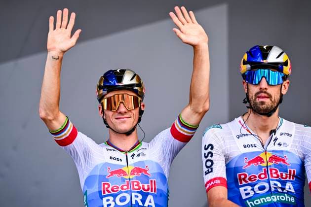 Tour de France 2026 Stage 14 LE MARKSTEIN, FRANCE - JULY 18 : Evenepoel Remco (BEL) of Red Bull BORA Hansgrohe on the podium before the start of race during stage 14 of the 113rd edition of Tour de France an UCI World Tour 2.UWT cycling road race stage for Men Elite of 155 km with start in Mulhouse and finish in Le Markstein on July 18, 2026 in Le Markstein, France, 18 07 2026 ( Motordriver Kurt Vandenborre - Le Markstein France  Copyright: xGvgx
