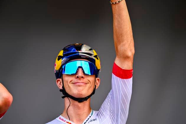 Tour de France 2026 Stage 14 LE MARKSTEIN, FRANCE - JULY 18 : Lipowitz Florian (GER) of Red Bull BORA Hansgrohe on the podium before the start of race during stage 14 of the 113rd edition of Tour de France an UCI World Tour 2.UWT cycling road race stage for Men Elite of 155 km with start in Mulhouse and finish in Le Markstein on July 18, 2026 in Le Markstein, France, 18 07 2026 ( Motordriver Kurt Vandenborre - Le Markstein France  Copyright: xGvgx