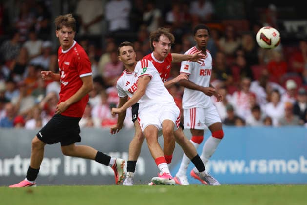Malek El Mala (1. FC Köln) in Aktion, am Ball, Einzelaktion waehrend des Testspiels zwischen 1.FC Köln und FC Rheinsüd Köln, Suedstadion am 18. July 2026 in Köln, Deutschland. (Foto von Oliver Kaelke DeFodi Images) +++ Malek El Mala (1. FC Köln) controls the ball during the friendly match between 1.FC Köln and FC Rheindsüd Köln at Suedstadion on July 18, 2026 in Cologne, Germany. (Photo by Oliver Kaelke DeFodi Images) (Photo by Oliver Kaelke DeFodi Images) - *** Malek El Mala of 1 FC Köln in action, on the ball, making a solo run during the friendly match between 1 FC Köln and FC Rheinsüd Köln, Suedstadion on July 18, 2026, in Cologne, Germany. Photo by Oliver Kaelke, DeFodi Images. Malek El Mala of 1 FC Köln controls the ball during the friendly match between 1 FC Köln and FC Rheinsüd Köln at Suedstadion on July 18, 2026 in Cologne, Germany Photo by Oliver Kaelke DeFodi Images Photo by Oliver Kaelke DeFodi Images