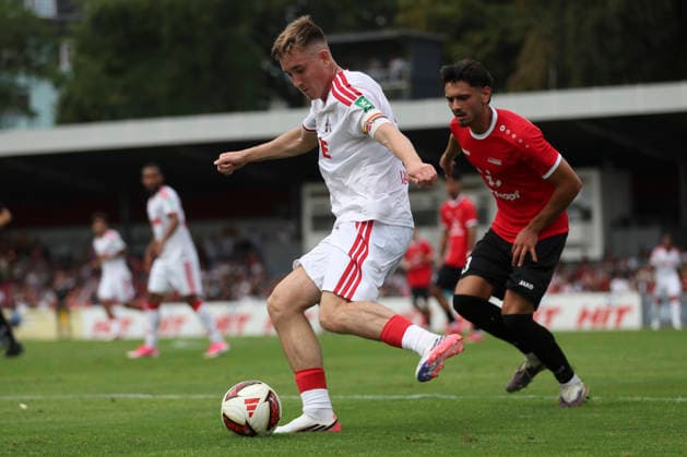 Isak Johannesson (1. FC Köln) in Aktion, am Ball, Einzelaktion waehrend des Testspiels zwischen 1.FC Köln und FC Rheinsüd Köln, Suedstadion am 18. July 2026 in Köln, Deutschland. (Foto von Oliver Kaelke DeFodi Images) +++ Isak Johannesson (1. FC Köln) controls the ball during the friendly match between 1.FC Köln and FC Rheindsüd Köln at Suedstadion on July 18, 2026 in Cologne, Germany. (Photo by Oliver Kaelke DeFodi Images) (Photo by Oliver Kaelke DeFodi Images) - *** Isak Johannesson of 1 FC Köln in action, on the ball, making a solo run during the friendly match between 1 FC Köln and FC Rheinsüd Köln, Suedstadion on July 18, 2026, in Cologne, Germany. Photo by Oliver Kaelke, DeFodi Images. Isak Johannesson of 1 FC Köln controls the ball during the friendly match between 1 FC Köln and FC Rheinsüd Köln at Suedstadion on July 18, 2026 in Cologne, Germany Photo by Oliver Kaelke DeFodi Images Photo by Oliver Kaelke DeFodi Images