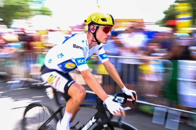 Tour de France 2026 Stage 14 LE MARKSTEIN, FRANCE - JULY 18 : Ayuso Juan (ESP) of Lidl Trek before the start of the race during stage 14 of the 113rd edition of Tour de France an UCI World Tour 2.UWT cycling road race stage for Men Elite of 155 km with start in Mulhouse and finish in Le Markstein on July 18, 2026 in Le Markstein, France, 18 07 2026 ( Motordriver Kurt Vandenborre - Le Markstein France  Copyright: xGvgx