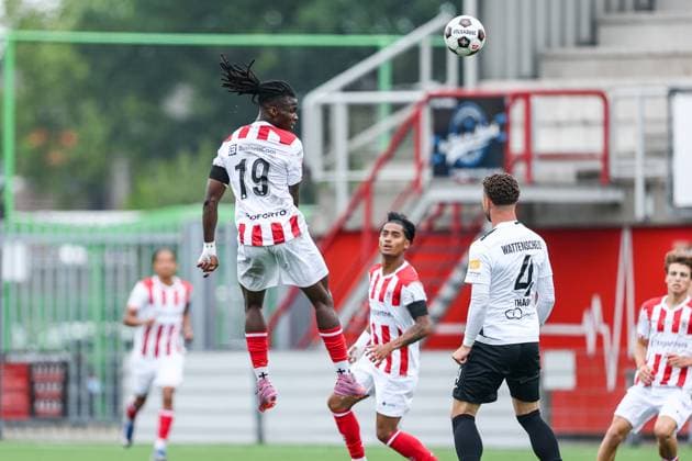 Sport Bilder des Tages OSS, 18-07-2026, Frans Heesen Stadium, season 2026 2027, Dutch pre-season football, friendly match between TOP Oss and Wattenscheid 09, picture shows TOP Oss player Franslyn Nsingi TOP Oss - Wattenscheid 09 (friendly)  x205086008x Copyright: